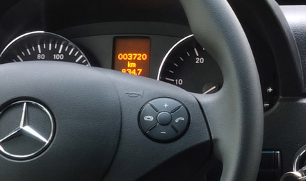 Mercedes Sprinter - Steering wheel remote buttons